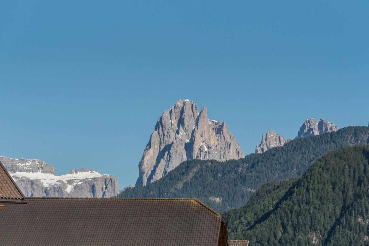 Hatzeshof Heustadel Laion Buitenkant foto